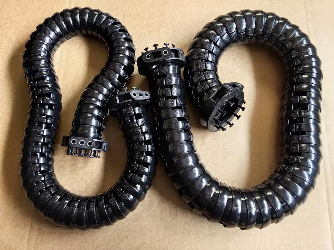 Xích nhựa Vạn Năng