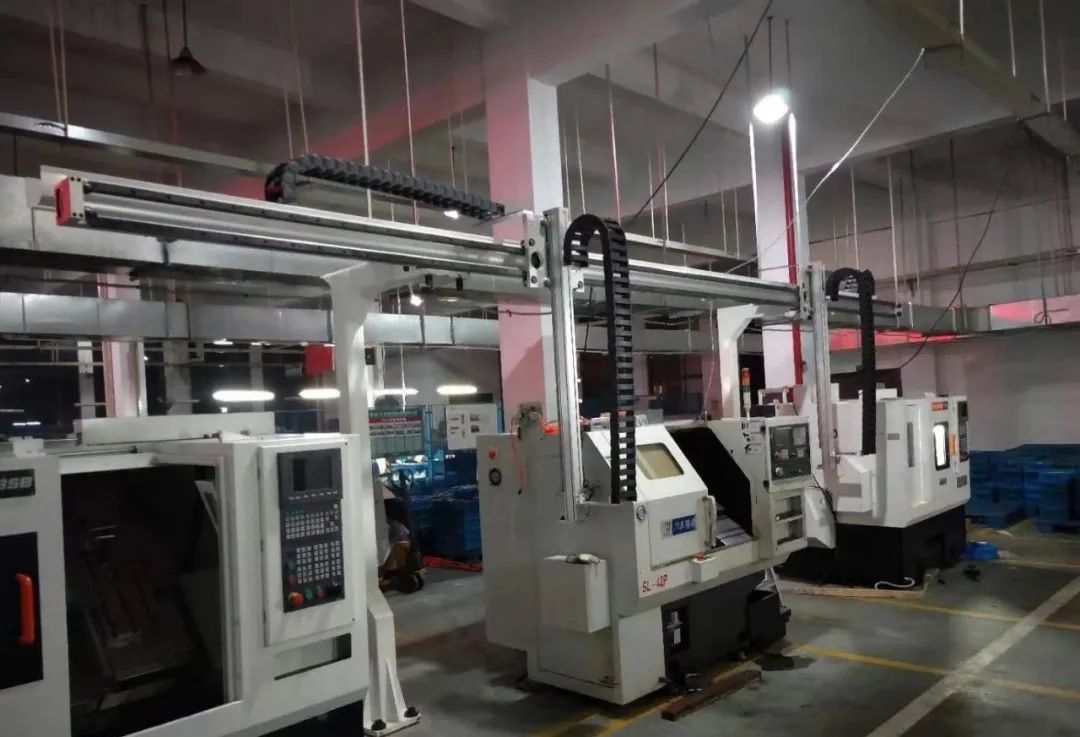 Ứng Dụng của Xích Nhựa Cuốn Cáp trong Robot