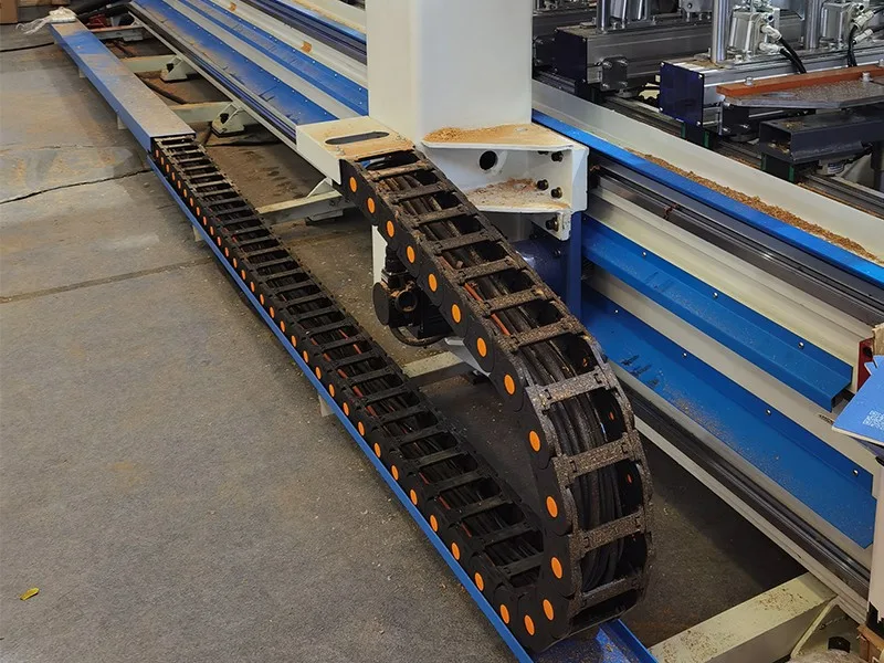 Cách chọn máng xích nhựa cho dây cáp máy CNC chuẩn nhất